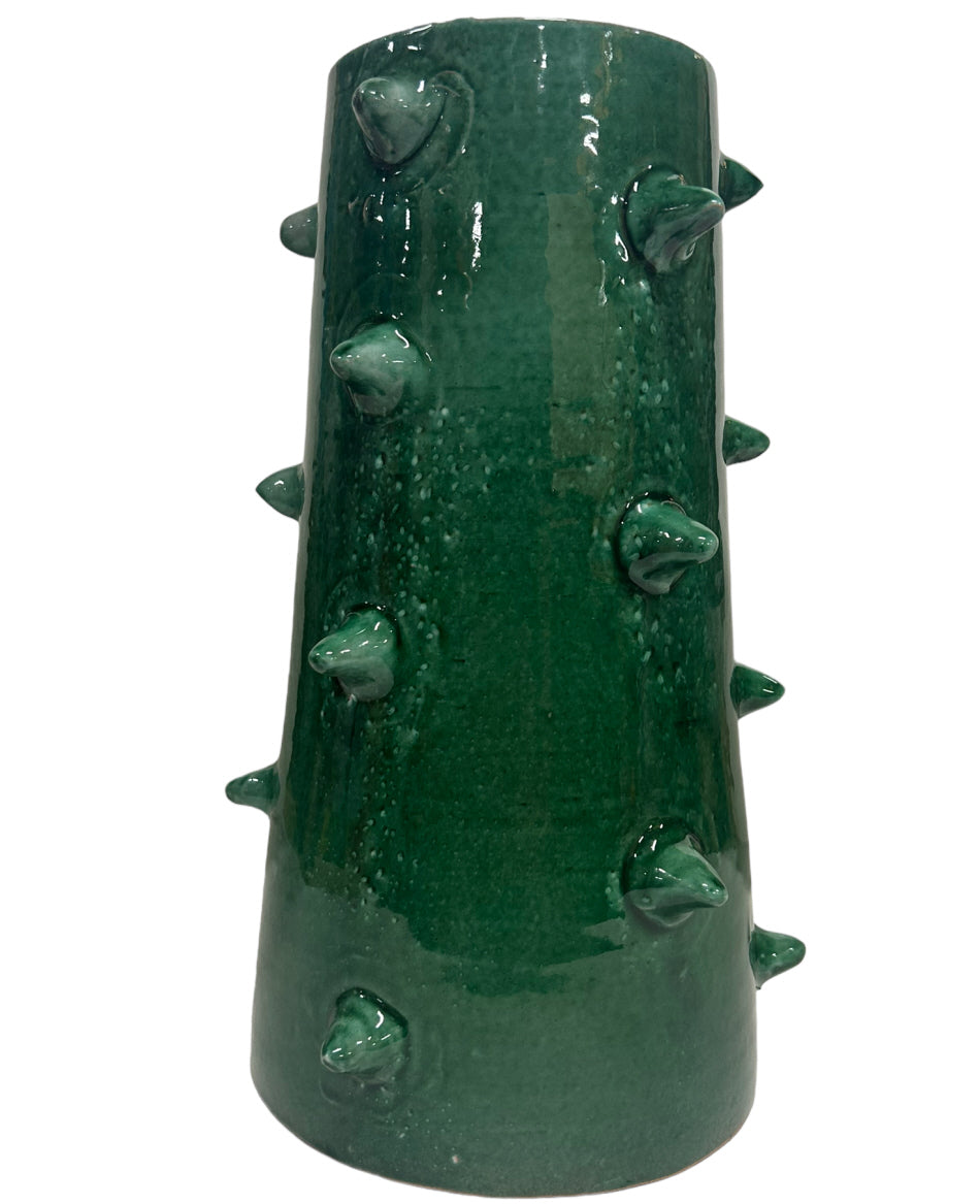 Vase spikes dots