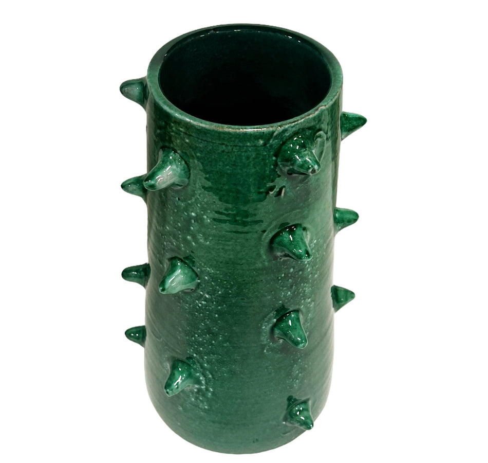 Vase spikes dots