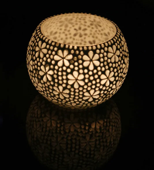 Tea light holder sphere transparent