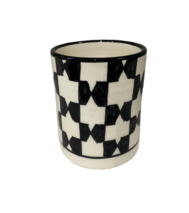 Marokkanische schwarz-weiße Keramik-Tasse