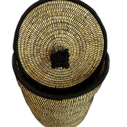 Großer marokkanischer Berber-Wäschekorb aus Schilf, schwarz